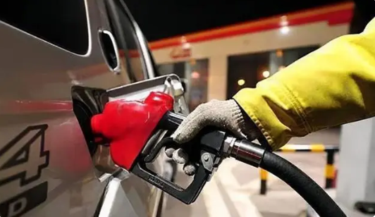 国内汽油为什么老是涨价，这几个因素脱不了干系
