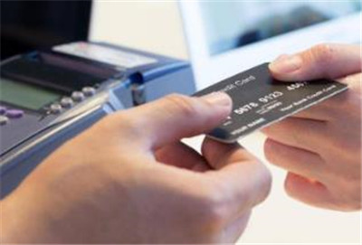 如何选择合适的银行卡,银行卡的挂失和补卡流程是怎样的